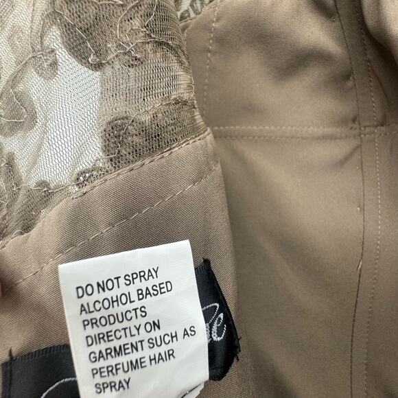 La Femme Mother of the Bride Lace Maxi Dress Short Sleeve Taupe Size 20 NWT - Picture 11 of 11